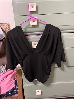 Source Unknown Black V-Neck Draped Crop Top